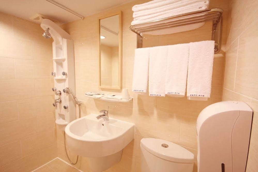 Royal Group Hotel Xiong Zhong Branch Kaohsiung Exteriör bild